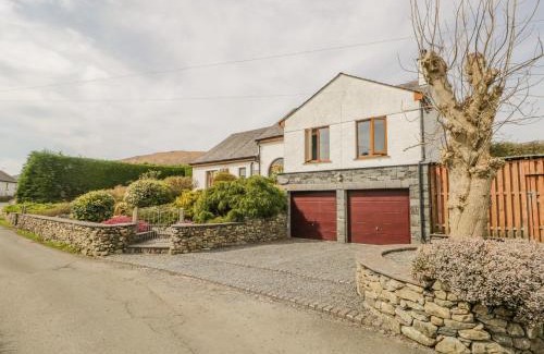 Torver House | Inviting Retreat at Braeside - 4-Star Family-Friendly Stay