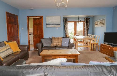 Torver House | Inviting Retreat at Braeside - 4-Star Family-Friendly Stay