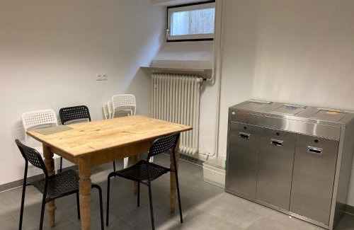 Regensburg House | Budget-Friendly Brahms 25: Family Haven with Kitchen