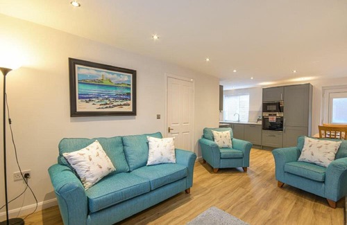 Seahouses House | Experience Braidcarr Cottage: Family-Friendly Retreat Rated 10/10