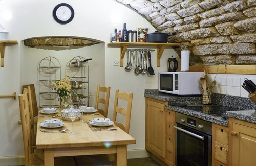 Braidwood Cottage | Pet-Friendly 3 Bedroom Retreat in Braidwood, Near Carluke