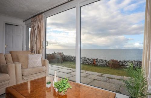Llandanwg House | Pet-Friendly Escape at Bramble Bank - A 4-Star Retreat