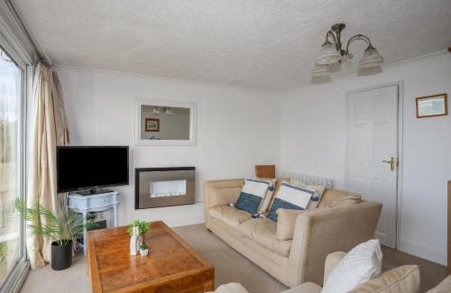 Llandanwg House | Pet-Friendly Escape at Bramble Bank - A 4-Star Retreat