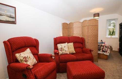 St Wenn House | Pet-Friendly Getaway at Bramble Barn: Rated 9/10 by Guests