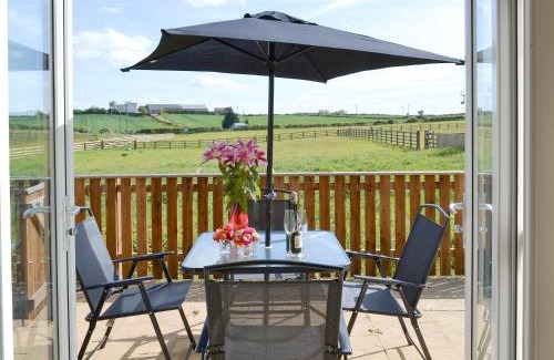 Peterlee House | Delightful Bramble Cottage: Family-Friendly Retreat with 9.3/10
