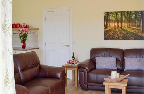 Peterlee House | Delightful Bramble Cottage: Family-Friendly Retreat with 9.3/10