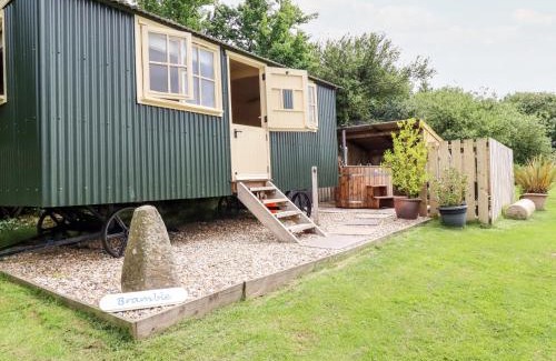 Burlawn House | Experience Bramble: 4-Star Excellence with Perfect Reviews