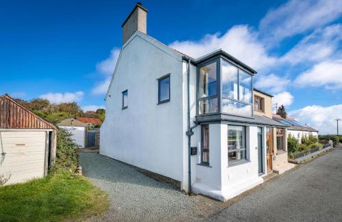 Llanengan House | Pet-Friendly Brambles: Guest Rated 10/10 for Families