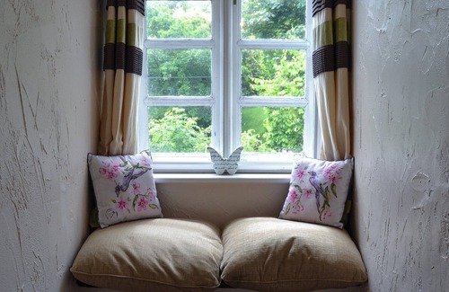 Hele Cottage | Spacious 6-Bedroom Retreat in Parracombe with Ocean Views