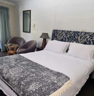 Bramston Beach Hotel | Relaxing Bramston Beach Resort with Pool and Family Amenities
