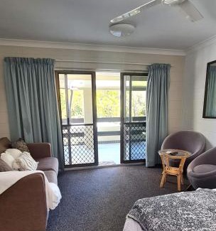 Bramston Beach Hotel | Relaxing Bramston Beach Resort with Pool and Family Amenities