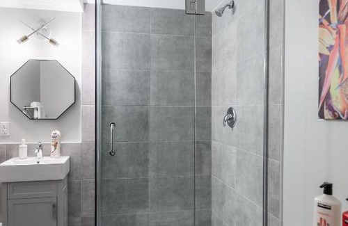 Central Hamilton Apartment | Modern 1BR Apartment in the Heart of Central City