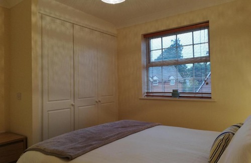 Newbury Apartment | Discover a Historic 2-Bed Retreat in Newbury's Heart