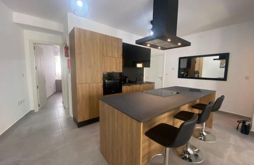 Pieta Apartment | Modern 2 Bedroom Apartment - Rated 9.7/10 & Family-Friendly