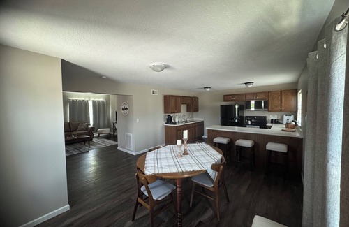 Cross Lanes Apartment | Brand new 2-bedroom apartment in amazing Cross Lanes with WiFi, AC