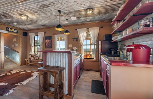 Blanco House | Experience Adventure and Relaxation at Ranch 33 in Blanco