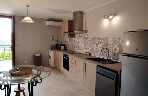 La Tour-Sur-Orb House | Brand New Hotel with Pool and Ocean Views for Families