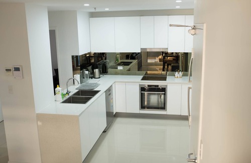 Granville Apartment | New 3.5BR Apartment: Steps from Transit with Pool Access