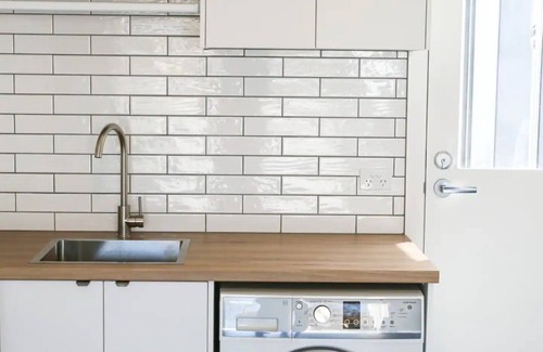 Wendouree House | New 3-Bedroom Townhouse Steps from the Lake