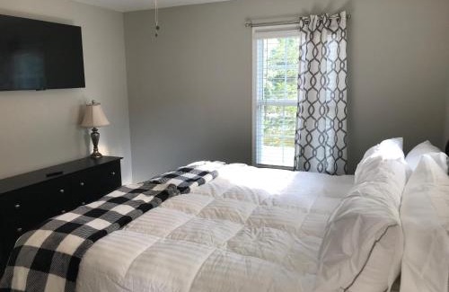 Normal House | Modern 3-Bedroom Home with Hot Tub & Breakfast Included
