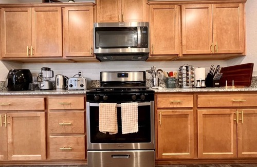 Chowchilla House | New 5 Bedroom Home Near Yosemite with Family-Friendly Amenities