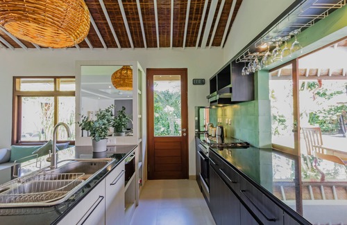 Central Seminyak Villa | Newly Built 5 BR Home near Eat Street with Private Pool