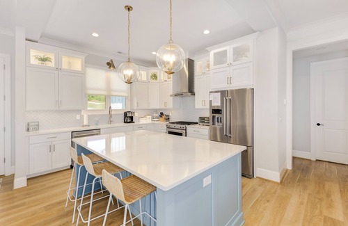 Seneca House | Experience a New Stay with Ocean Views & 10/10 Guest Rating