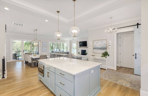 Seneca House | Experience a New Stay with Ocean Views & 10/10 Guest Rating