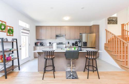 Halton Regional Municipality House | Brand New 7beds-kingbedsfamilysleep15playtable