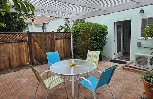Harbor Apartment | Cozy ADU with Private Patio Ideal for Traveling Nurses