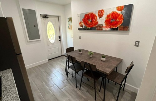 Palm City Apartment | New Apartment with Breathtaking Lake View & Spa Amenities