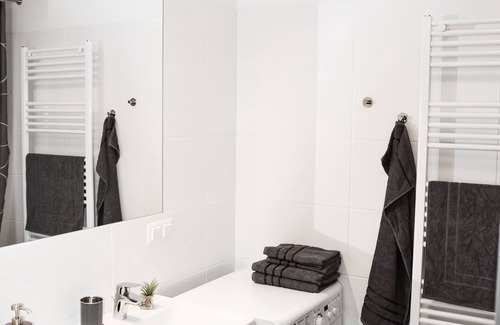 Donaustadt Apartment | New Apartment in Prime Location Near VIC/Danube