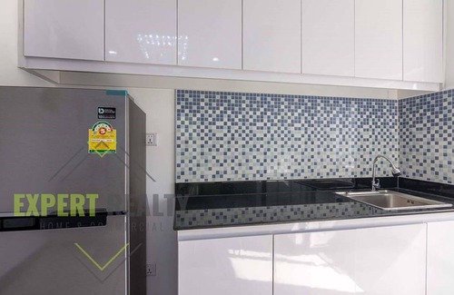Chamkar Mon Apartment | Modern Apartment in the Heart of Town with Kitchen Access