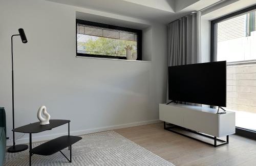 Kesklinn Apartment | Modern Apartments with Balcony, Free Parking & High Ratings