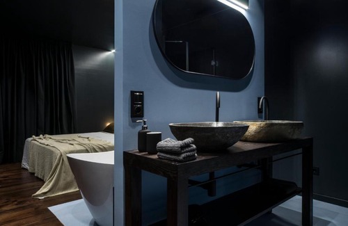 San Sebastian Centro Apartment | Brand New Beachfront Oasis Near Old Town Nuun, 10/10 Rating