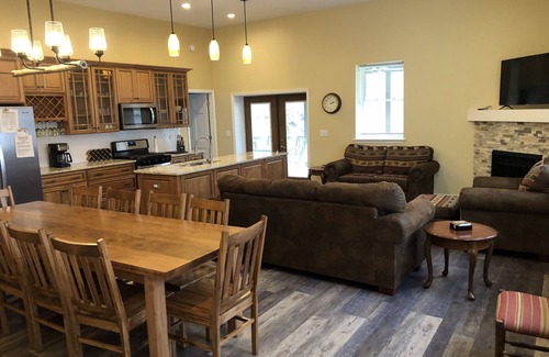 Ellicottville House | Experience Elegance at Chardonnay Chalet in Ellicottville