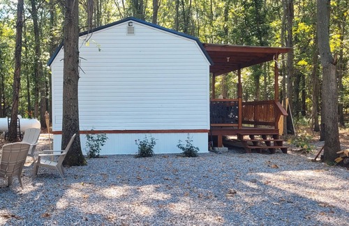 Bluford Cabin | Newly Built Cabin Near Key Highways with Family-Friendly Amenities