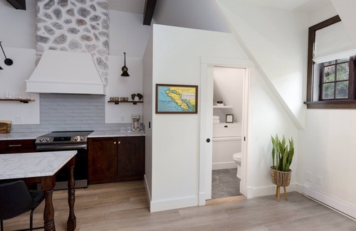 Maple Bay House | New Carriage House: Oceanfront Retreat Near Trails