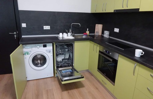 Lozenets Apartment | Modern Central Apartment with Accessible Amenities & Breakfast