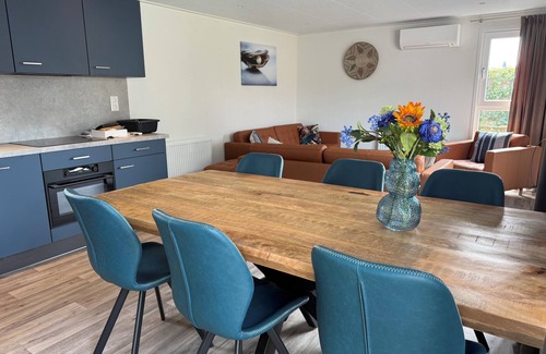 Ouddorp House | Brand new chalet 6 P, lots of comfort and spacious garden.