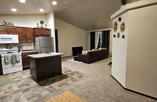 Umatilla House | Brand new charming 3-bedroom house with AC and WiFi in wonderful Umatilla