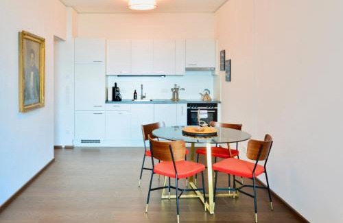 Erdberg Apartment | Modern Retreat with Rooftop Pool Near the City Center