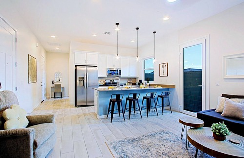 North Gateway House | Stylish Casita with Mountain View & Pool Access Awaits You