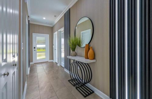Kissimmee House | New Pond View Vacation Home with Pool - Guest Rated 10/10
