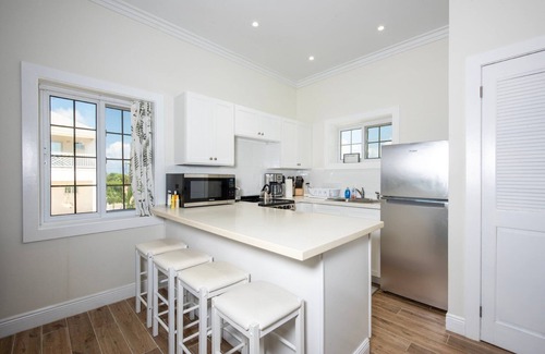 North Palmetto Point Cottage | New Cottage Steps from Beach with Ocean Views & Pool