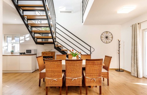 Nova Sela Villa | New Countryside Villa with Heated Pool, 30 Min from Coast