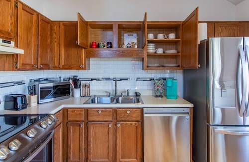 Marietta House | Cozy 4br Oasis with Pool, Spa & Family-Friendly Fun