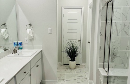 Frisco House | Brand new Cozy Luxury 1 bedroom in central Frisco with WiFi,AC and all you need