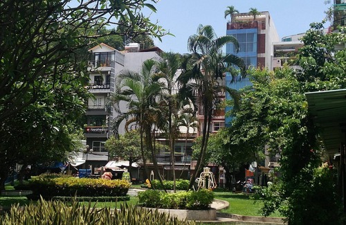 Da Kao House | Cozy Home with Balcony in D1, Breakfast & Spa Included