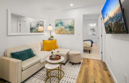 Picnic Point-North Lynnwood Apartment | Modern Designer 1BR Home - Child Friendly & Near I5